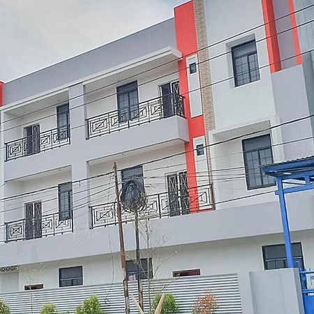 Mahkota Residence Mitra Reddoorz Karawang Exterior photo